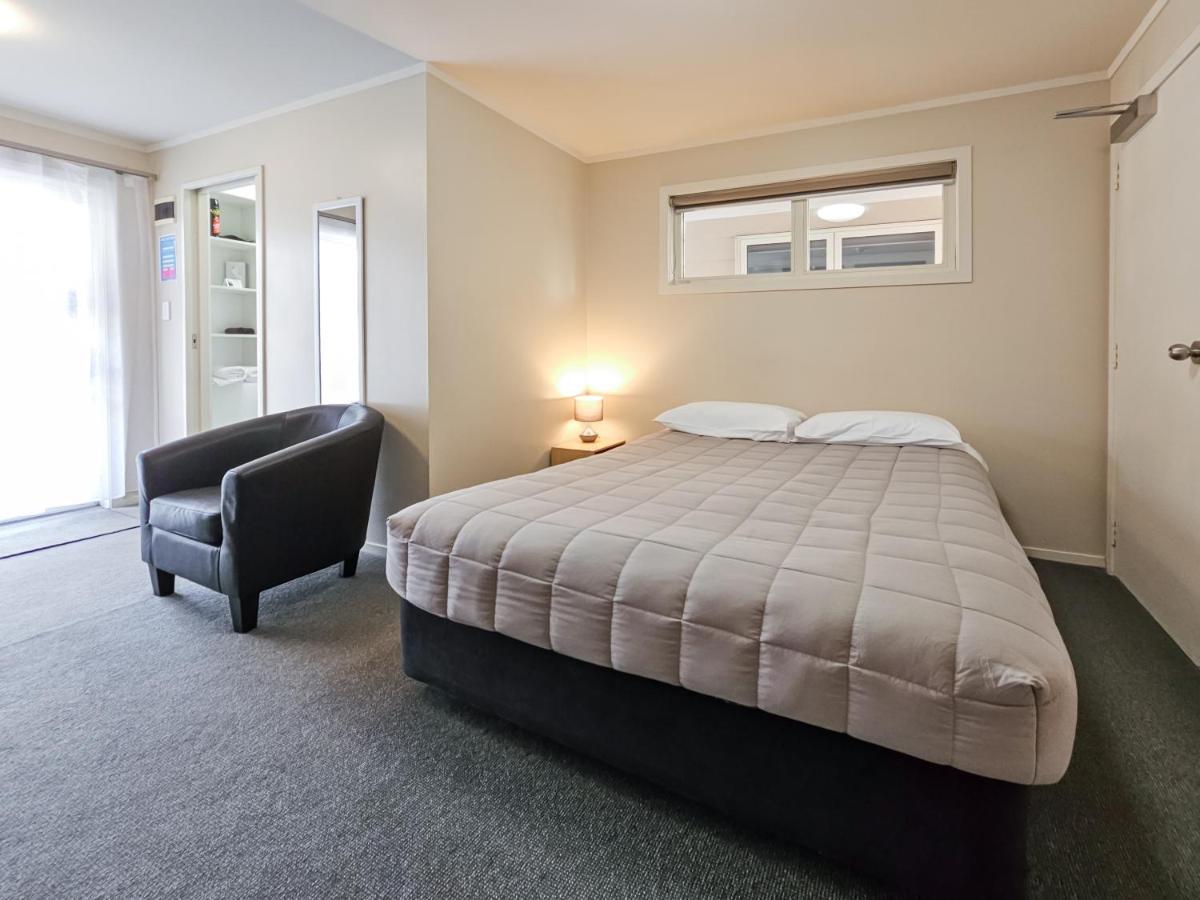 Captain Cook Motor Lodge Гисборн Экстерьер фото